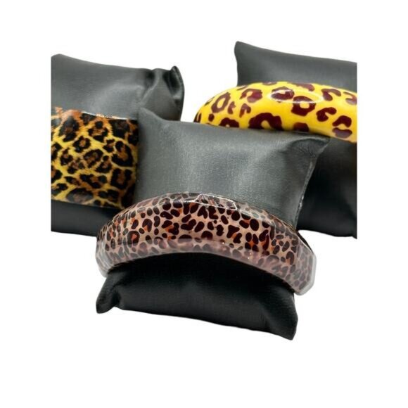 Set Of 3 Leopard Print Resin Bangle Bracelets For Women - Picture 2 of 9